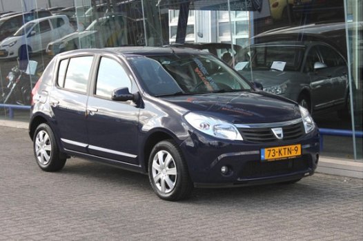 Dacia Sandero - 1.6 Lauréate Airco | Trekhaak | NAP | Dealer onderhouden - 1