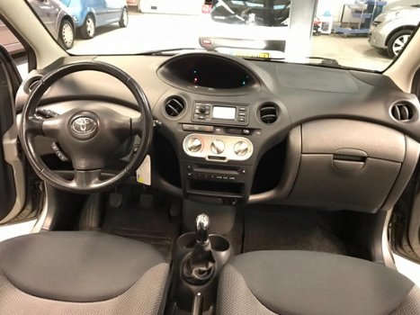 Toyota Yaris - 1.3 VVT-i Sol AIRCO/NAP/APK - 1