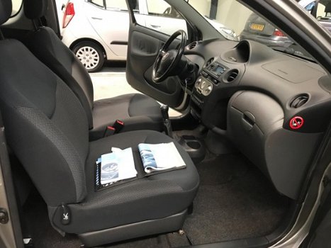 Toyota Yaris - 1.3 VVT-i Sol AIRCO/NAP/APK - 1