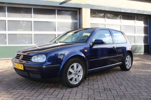 Volkswagen Golf - 1.6 - 1