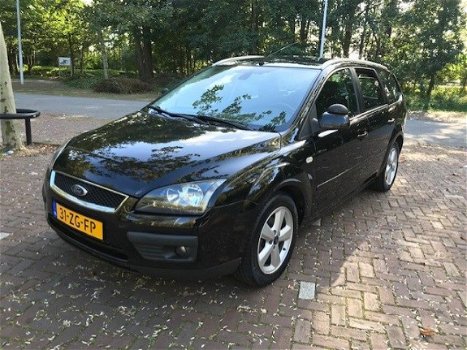 Ford Focus Wagon - 1.6 74KW Stoelverwarming Navigatie Elek stoelverstelling - 1