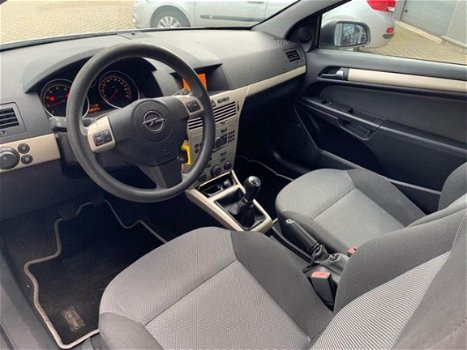 Opel Astra GTC - 1.6 Cosmo CLIMATE CONTROLE//CRUISE CONTROLE//LMV//NIEUWE APK - 1