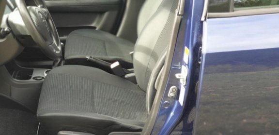 Suzuki Swift - 1.3 GA Dealer onderhouden stoel verwarming airco navi cv op afs elekramen stuurbkr - 1