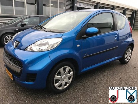 Peugeot 107 - Millesim 1.0 Airco 95907 km NAP 2011 - 1