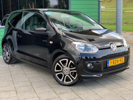 Volkswagen Up! - 1.0 Groove Up StoelVerw./Navi/Cruise/PDC/ Dealer Onderhouden / - 1