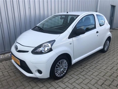 Toyota Aygo - 1.0 VVT-i Access WHITE-EDITION/NIEUW-MODEL/NIEUWE-APK/DEALERONDERHOUDEN - 1