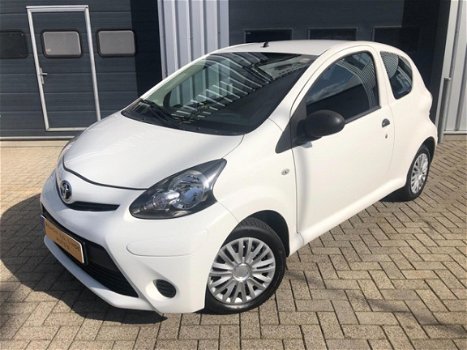 Toyota Aygo - 1.0 VVT-i Access WHITE-EDITION/NIEUW-MODEL/NIEUWE-APK/DEALERONDERHOUDEN - 1