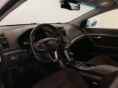 Hyundai i40 Wagon - 1.7 CRDi Business Navigatie | Climate | 1.000, - Slooppremie - 1