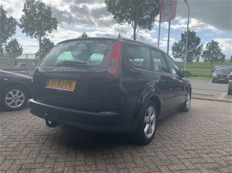 Ford Focus Wagon - 1.6-16V First Edition nieuwe apk, airco en cruise control - 1