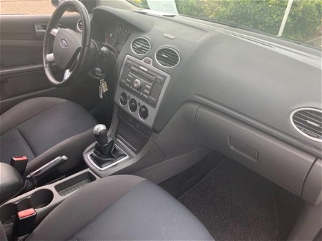 Ford Focus Wagon - 1.6-16V First Edition nieuwe apk, airco en cruise control - 1