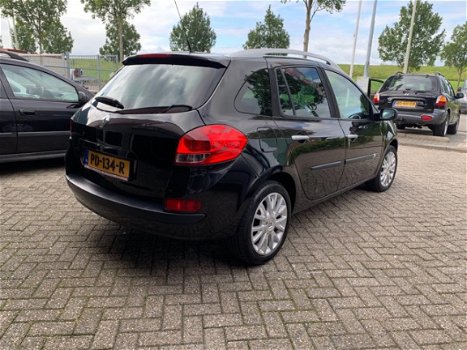 Renault Clio Estate - 1.2 TCE Corporate Nieuwe apk, airco en van binnen en buiten geheel gepoetst en - 1