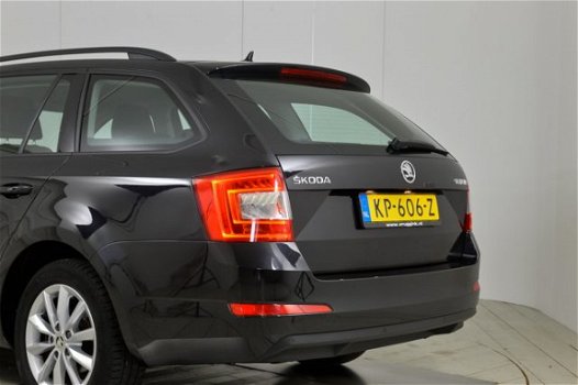 Skoda Octavia Combi - 1.0 TSI Greentech Ambition Business Navigatie/Climate/Parkeersensoren - 1