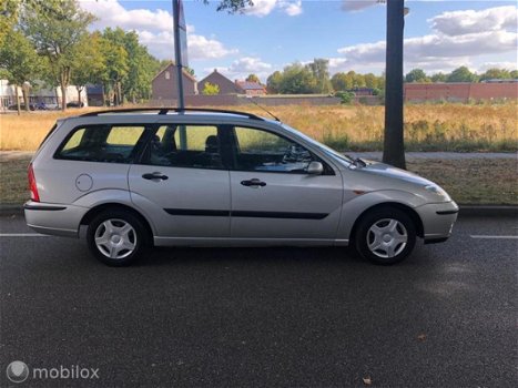 Ford Focus Wagon - 1.6-16V Collection - 1