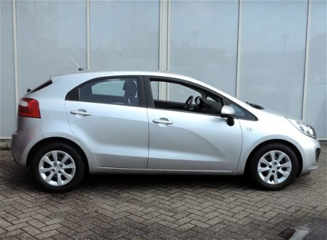 Kia Rio - 1.2 CVVT 5drs (airco, navi, aux) - 1