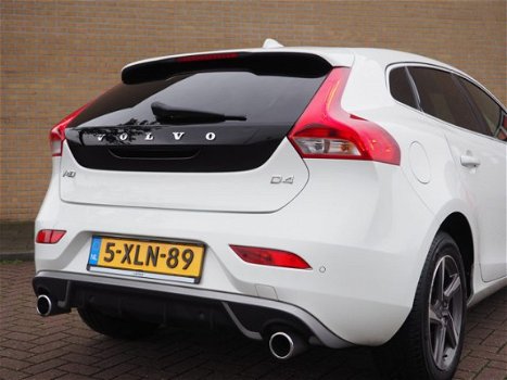 Volvo V40 - 2.0 D4 190pk R-Design | Climate Control | Cruise Control | Navigatie | Parkeersensoren | - 1