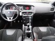 Volvo V40 - 2.0 D4 190pk R-Design | Climate Control | Cruise Control | Navigatie | Parkeersensoren | - 1 - Thumbnail