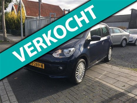 Volkswagen Up! - 1.0 high up / automaat / 75 PK /parkeersensor achter - 1