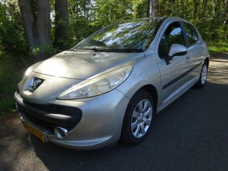 Peugeot 207 - XS 1.4-16V - 1