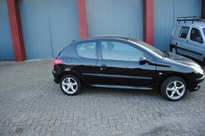 Peugeot 206 - 1.4 Gentry AIRCO CENTRALE AFSTANDSBEDIENING
