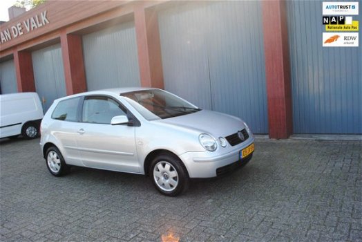 Volkswagen Polo - 1.4-16V Highline - Airco - Trekhaak - 1