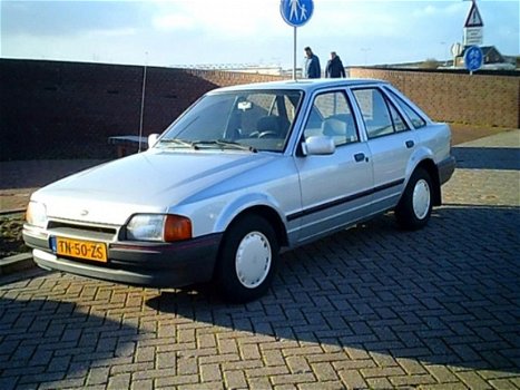 Ford Escort - 1.4 CL 2e eigenaar 156.987 km met nap nieuwe APK - 1