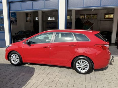 Hyundai i30 Wagon - 1.4 CRDi/INCL. BTW/BPM CLIMATE/TREKHAAK/FIETSDRAGER - 1