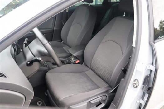 Seat Leon ST - 1.6 TDI Style Ecomotive 50 procent deal 4.475, - ACTIE PDC / Clima / Bluetooth / Navi - 1
