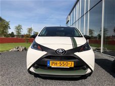 Toyota Aygo - 1.0 VVT-i ARMY ED. Bluetooth 16"LM velgen Privacy Glass