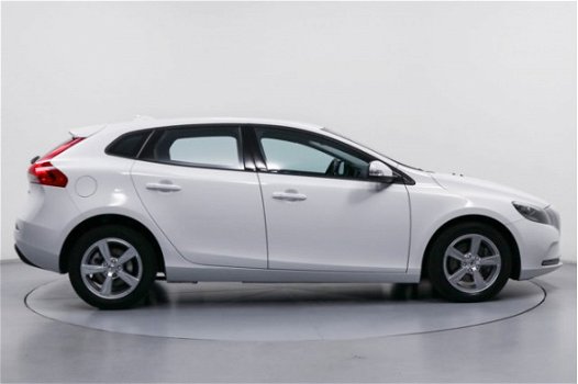 Volvo V40 - 2.0 T2 Business Pack Connect Dealer Onderhouden 39dKM Navi LED-Dagrijverlichting ECC LMV - 1