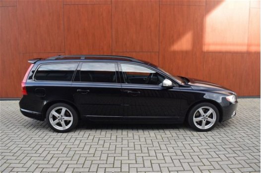 Volvo V70 - 2.5 FT R-Design-231PK-Sportleer-Trekhaak - 1