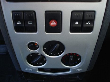 Dacia Logan MCV - 1.6 NW APK, 4 NW Banden en Navigatie - 1
