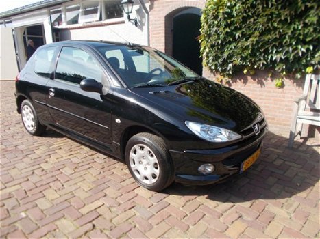 Peugeot 206 - 1.4 Forever bj 2008 146 dkm nap airco nette auto - 1