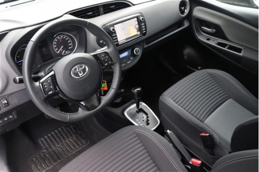 Toyota Yaris - 1.5 Hybrid Bi-Tone | Navi | Clima | P-camera - 1