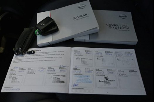 Nissan X-Trail - 2.0 dCi 150 Pk LE 4WD Navigatie, Leder, Schuifdak, Achteruitrijcamera, Trekhaak - 1