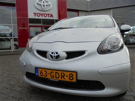 Toyota Aygo - 1.0-12V + Airco, elek. ramen vóór & deurvergr. met afstandsbed - 1