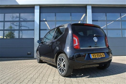 Volkswagen Up! - 1.0 60PK High up NAVI|AIRCO - 1