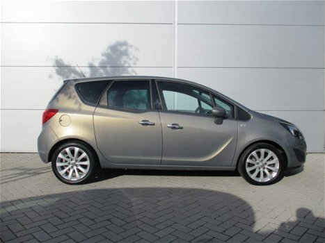 Opel Meriva - 1.4 Turbo 140 pk Cosmo / RIJKLAAR pdc voor + achter / ecc airco / trekhaak / comfort s - 1