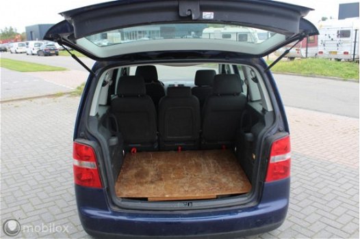 Volkswagen Touran - 1.6-16V FSI - 1