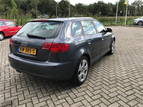 Audi A3 Sportback - 2.0 TDI Attraction Pro Line Zeer nette goed onderhouden A3 sportback - 1