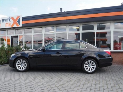 BMW 5-serie - 523i Business Line Oudjaar actie 1000, - Euro korting - 1