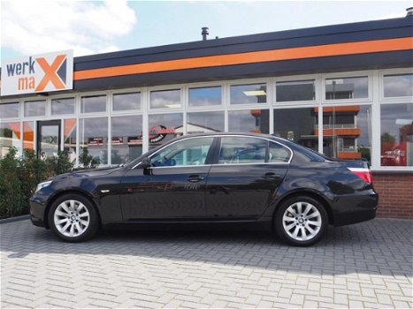 BMW 5-serie - 523i Business Line Oudjaar actie 1000, - Euro korting - 1