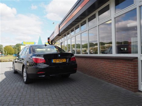 BMW 5-serie - 523i Business Line Oudjaar actie 1000, - Euro korting - 1