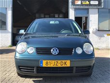 Volkswagen Polo - 1.4-16V Comfortline AUT/ Cruise/ 5dr/ NAP