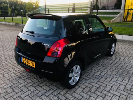 Suzuki Swift - 1.3 Base Boekjes, AIRCO, APK - 1