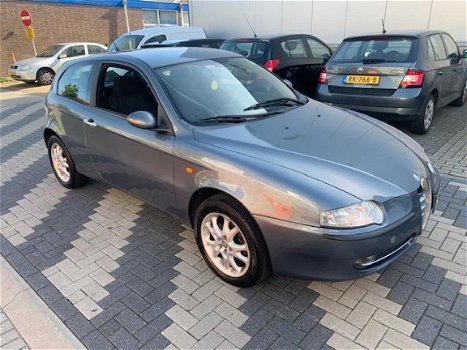 Alfa Romeo 147 - 2.0 T.Spark Distinctive / nette staat / NAP - 1