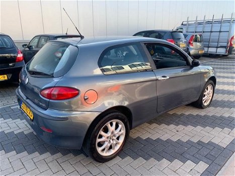 Alfa Romeo 147 - 2.0 T.Spark Distinctive / nette staat / NAP - 1