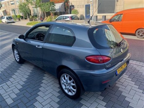 Alfa Romeo 147 - 2.0 T.Spark Distinctive / nette staat / NAP - 1