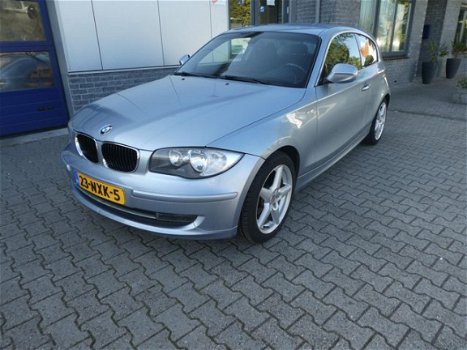 BMW 1-serie - 118i Business Line nieuw staat - 1