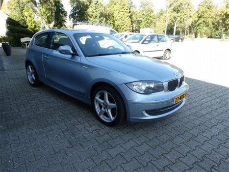 BMW 1-serie - 118i Business Line nieuw staat - 1