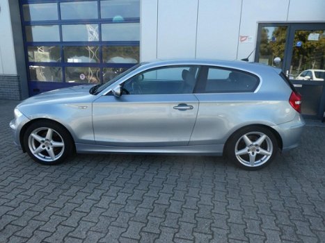 BMW 1-serie - 118i Business Line nieuw staat - 1